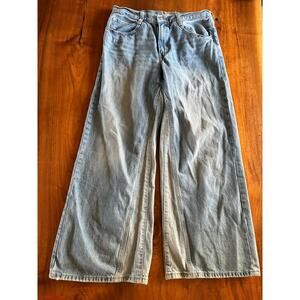 Levi’s ‘94 mid-rise baggy wide leg denim size 30/10 what else can I say